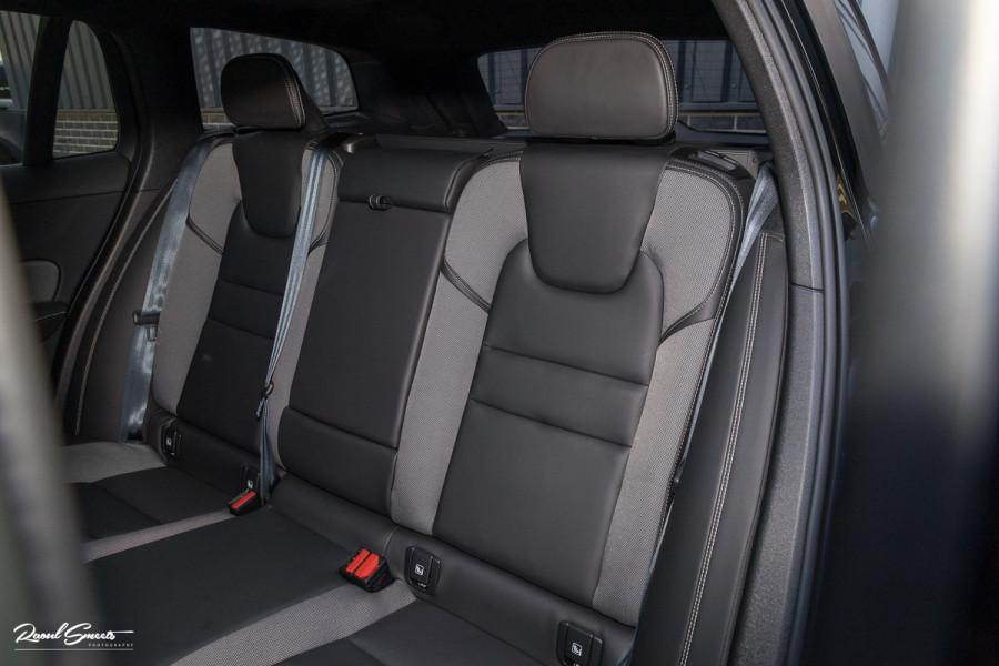 Volvo V60 2.0 T8 Plug-in hybrid AWD Ultimate Dark Long range | Panorama dak | Adaptieve cruise | Blis | Memory | Harman Kardon |