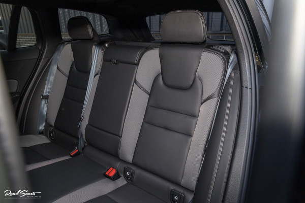 Volvo V60 2.0 T8 Plug-in hybrid AWD Ultimate Dark Long range | Panorama dak | Adaptieve cruise | Blis | Memory | Harman Kardon |