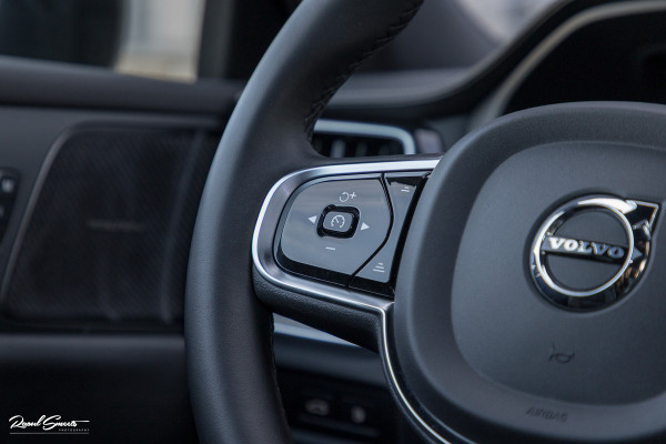 Volvo V60 2.0 T8 Plug-in hybrid AWD Ultimate Dark Long range | Panorama dak | Adaptieve cruise | Blis | Memory | Harman Kardon |