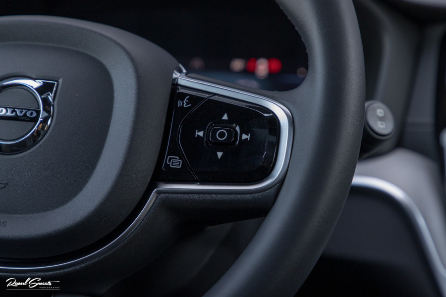 Volvo V60 2.0 T8 Plug-in hybrid AWD Ultimate Dark Long range | Panorama dak | Adaptieve cruise | Blis | Memory | Harman Kardon |