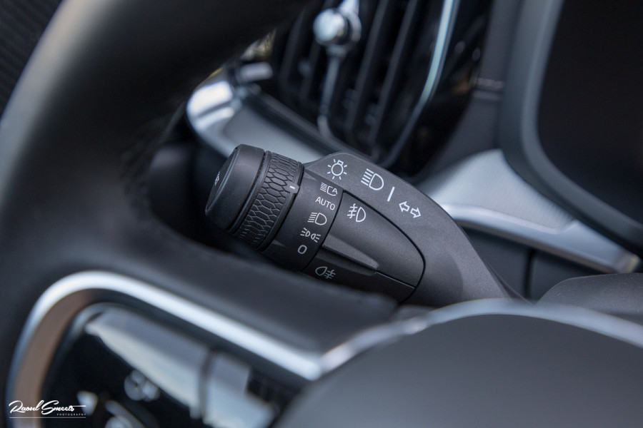 Volvo V60 2.0 T8 Plug-in hybrid AWD Ultimate Dark Long range | Panorama dak | Adaptieve cruise | Blis | Memory | Harman Kardon |