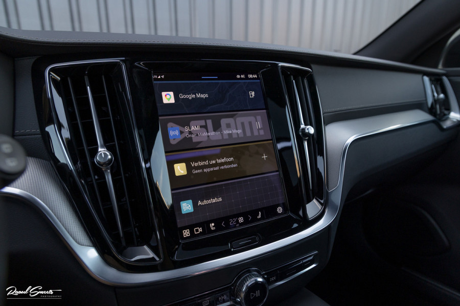 Volvo V60 2.0 T8 Plug-in hybrid AWD Ultimate Dark Long range | Panorama dak | Adaptieve cruise | Blis | Memory | Harman Kardon |