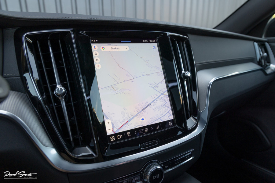Volvo V60 2.0 T8 Plug-in hybrid AWD Ultimate Dark Long range | Panorama dak | Adaptieve cruise | Blis | Memory | Harman Kardon |