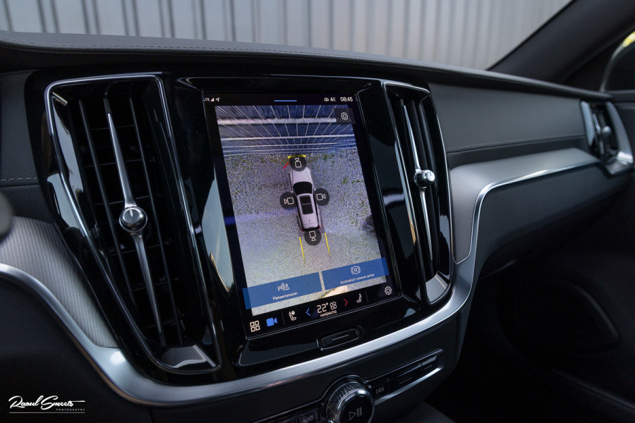 Volvo V60 2.0 T8 Plug-in hybrid AWD Ultimate Dark Long range | Panorama dak | Adaptieve cruise | Blis | Memory | Harman Kardon |