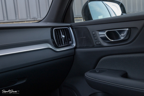 Volvo V60 2.0 T8 Plug-in hybrid AWD Ultimate Dark Long range | Panorama dak | Adaptieve cruise | Blis | Memory | Harman Kardon |