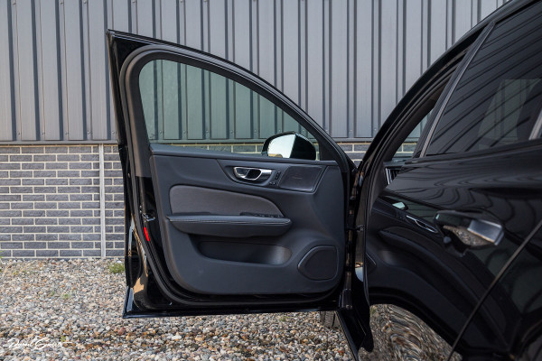 Volvo V60 2.0 T8 Plug-in hybrid AWD Ultimate Dark Long range | Panorama dak | Adaptieve cruise | Blis | Memory | Harman Kardon |