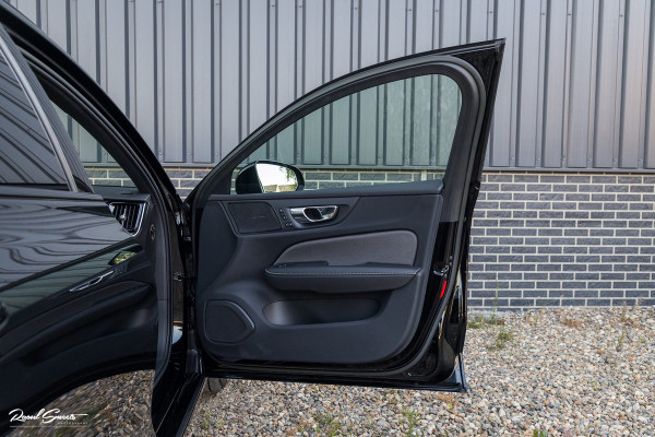 Volvo V60 2.0 T8 Plug-in hybrid AWD Ultimate Dark Long range | Panorama dak | Adaptieve cruise | Blis | Memory | Harman Kardon |