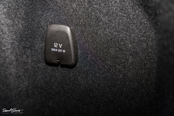 Volvo V60 2.0 T8 Plug-in hybrid AWD Ultimate Dark Long range | Panorama dak | Adaptieve cruise | Blis | Memory | Harman Kardon |