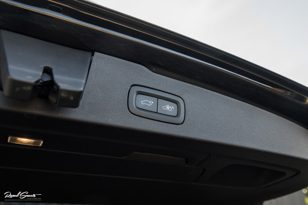 Volvo V60 2.0 T8 Plug-in hybrid AWD Ultimate Dark Long range | Panorama dak | Adaptieve cruise | Blis | Memory | Harman Kardon |