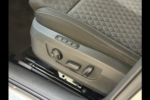 Škoda Superb Combi 1.4 TSI iV Business Edition Plus | Panoramadak | Crystal Light | Apple Carplay