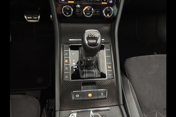 Škoda Superb Combi 1.4 TSI iV Sportline Business (Plug-in) (INCL.BTW) Aut. *PANO | LEATHER-MICROFIBRE | FULL-LED | DIGI-COCKPIT | HEATED-SPORTSEATS | KEYLESS | DAB+ | NAVI-FULLMAP | PRIVACYGLASS | SHIFT-PADDLES | AMBIENT-LIGHT | ECC | PDC | CRUSIE |