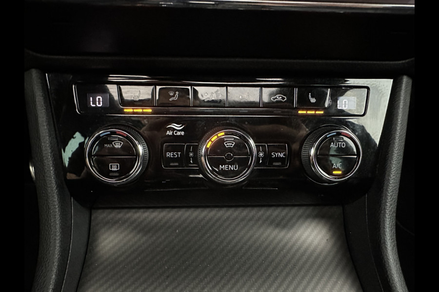 Škoda Superb Combi 1.4 TSI iV Sportline Business (Plug-in) (INCL.BTW) Aut. *PANO | LEATHER-MICROFIBRE | FULL-LED | DIGI-COCKPIT | HEATED-SPORTSEATS | KEYLESS | DAB+ | NAVI-FULLMAP | PRIVACYGLASS | SHIFT-PADDLES | AMBIENT-LIGHT | ECC | PDC | CRUSIE |