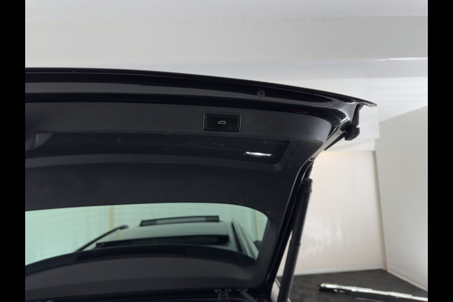 Škoda Superb Combi 1.4 TSI iV Sportline Business (Plug-in) (INCL.BTW) Aut. *PANO | LEATHER-MICROFIBRE | FULL-LED | DIGI-COCKPIT | HEATED-SPORTSEATS | KEYLESS | DAB+ | NAVI-FULLMAP | PRIVACYGLASS | SHIFT-PADDLES | AMBIENT-LIGHT | ECC | PDC | CRUSIE |