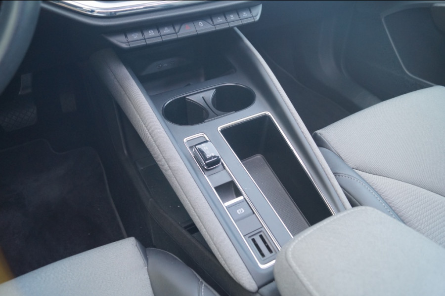 Škoda ENYAQ iV 80 204pk 77kWh -SOH91%-PANO-TREKHAAK-ECC-PDC-