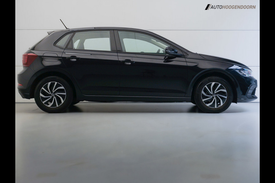 Volkswagen Polo 1.0 TSI Life Sport (APPLE CARPLAY,LED VERLICHTING,SPORTSTOELEN,DIGITAAL DISPLAY,AIRCO,ADAPTIVE CRUISE,LM-VELGEN)
