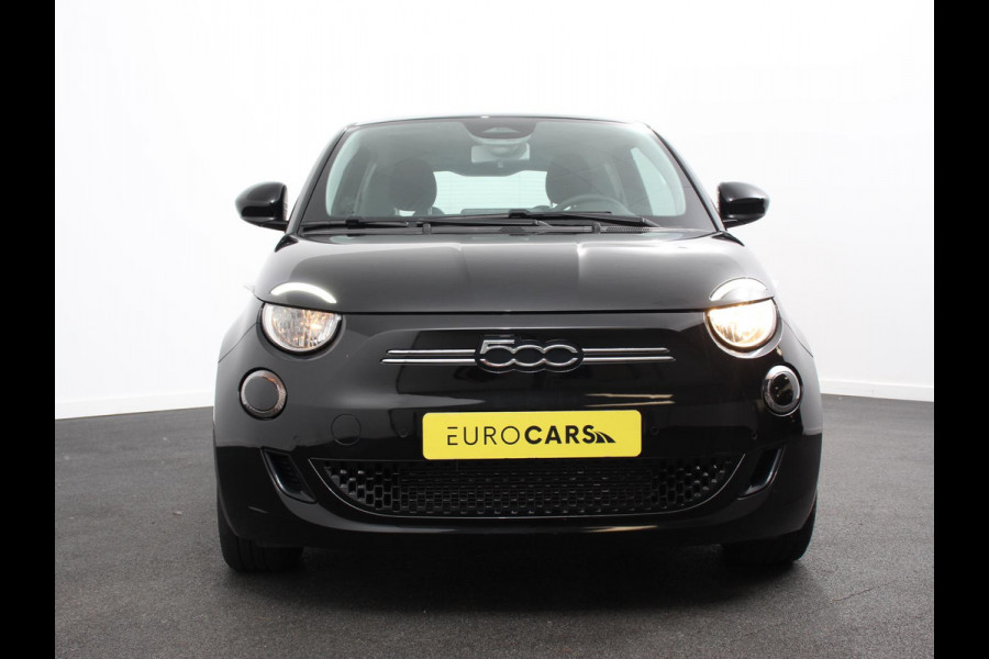 Fiat 500 Urban 42 kWh Airco Climatronic 360 Camera Stoelverwarming Keyless Wireless CarPlay Dodehoek Assistant 85 kW Charger Actieradius 320km WLTP