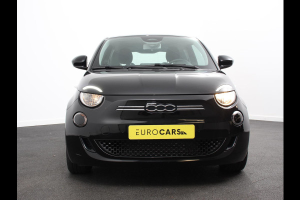 Fiat 500 Urban 42 kWh Airco Climatronic 360 Camera Stoelverwarming Keyless Wireless CarPlay Dodehoek Assistant 85 kW Charger Actieradius 320km WLTP
