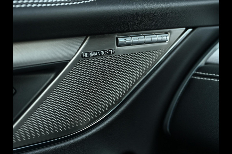 Jaguar F-Pace 2.0 P400e PHEV R-Dynamic SE | Panoramadak | 14-Wegs Memory Seats | HermanBosch Sound | Camera | Adaptieve Cruise | Stoelverwarming | Ambiente Verlichting | Stuur Verwarming |