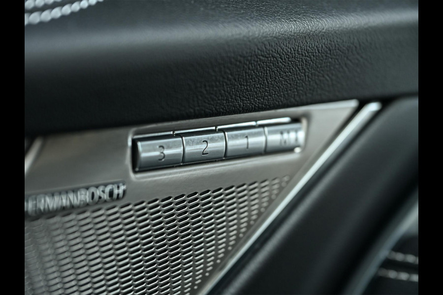 Jaguar F-Pace 2.0 P400e PHEV R-Dynamic SE | Panoramadak | 14-Wegs Memory Seats | HermanBosch Sound | Camera | Adaptieve Cruise | Stoelverwarming | Ambiente Verlichting | Stuur Verwarming |