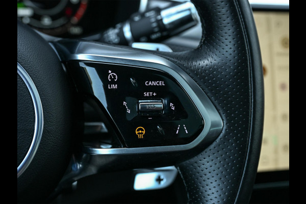 Jaguar F-Pace 2.0 P400e PHEV R-Dynamic SE | Panoramadak | 14-Wegs Memory Seats | HermanBosch Sound | Camera | Adaptieve Cruise | Stoelverwarming | Ambiente Verlichting | Stuur Verwarming |