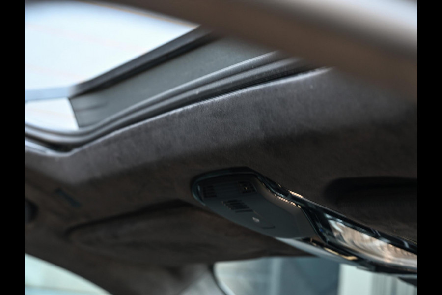 BMW X7 xDrive40i High Executive 7P | Panoramadak | Alcantara Hemel | Harman/Kardon | Iconic Glow | Stoelventilatie + Massage | Actice Cruise | Ambiance Interieur | HUD | Luchtvering |