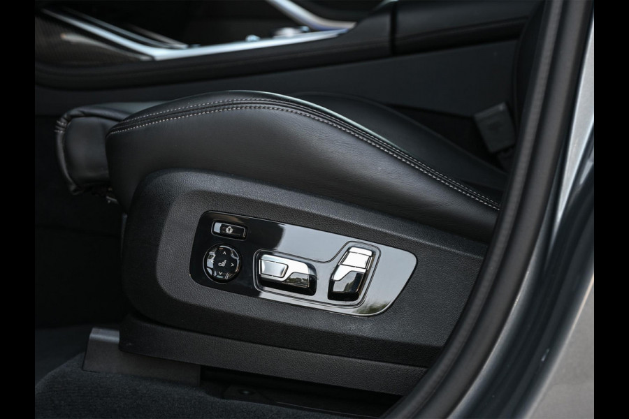 BMW X7 xDrive40i High Executive 7P | Panoramadak | Alcantara Hemel | Harman/Kardon | Iconic Glow | Stoelventilatie + Massage | Actice Cruise | Ambiance Interieur | HUD | Luchtvering |