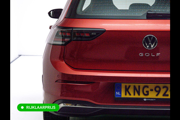 Volkswagen Golf 1.5 eHybrid Style Edition | Camera | Travel assist | Stuur- & stoelverwarm. Stoelventilatie | Elec. verst. best. stoel | Headup, Sfeerverlichting, IQ Led, Lederen bekleding, Incl. winterset op LMV