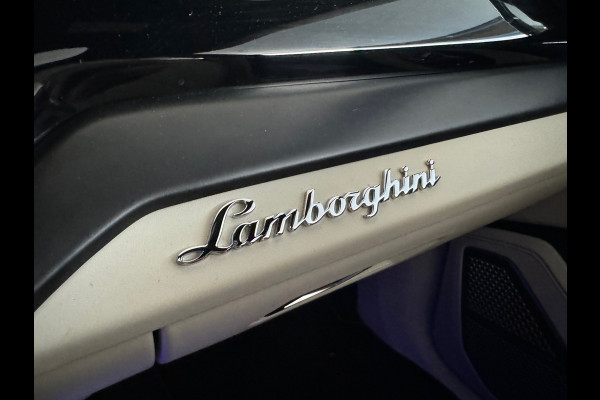 Lamborghini Urus 4.0 V8 Pano|HuD|B&O 3D|Massage|ADAS|Inc BTW