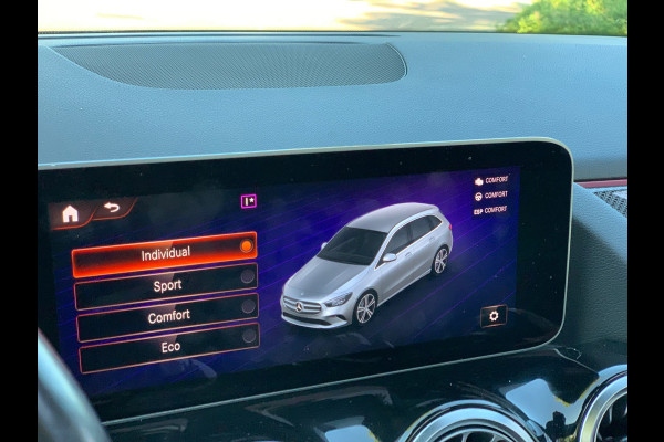 Mercedes-Benz B-Klasse 200 B200 Premium Plus AMG PANO BURMEISTER FULL !