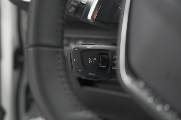 Peugeot 3008 PureTech 130 EAT8 Style | Camera | Parkeersensoren | Navigatie | Apple Carplay
