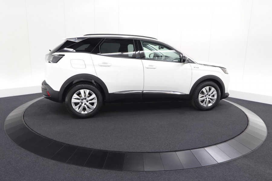 Peugeot 3008 PureTech 130 EAT8 Style | Camera | Parkeersensoren | Navigatie | Apple Carplay