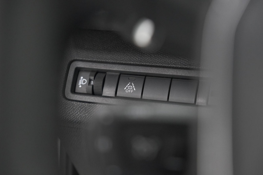 Peugeot 3008 PureTech 130 EAT8 Style | Camera | Parkeersensoren | Navigatie | Apple Carplay