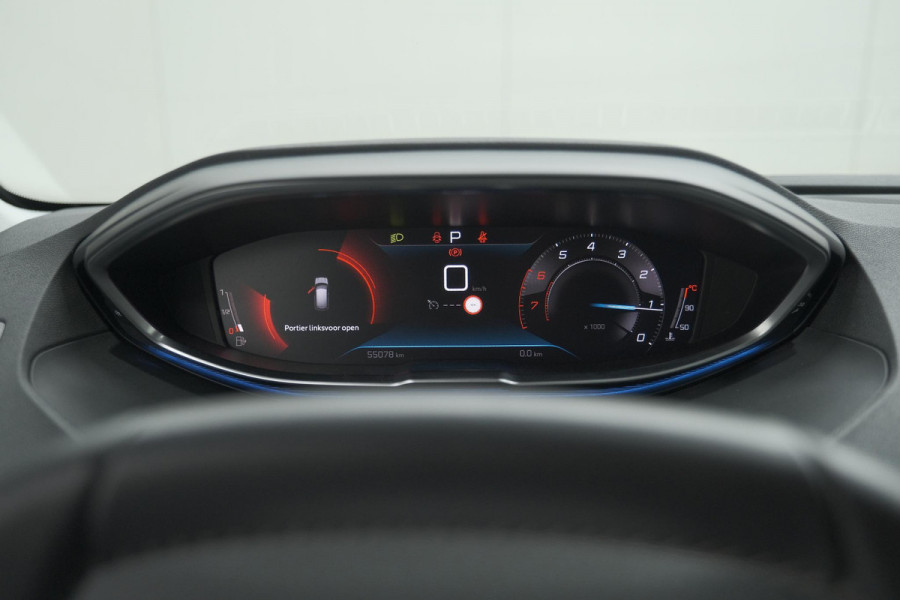 Peugeot 3008 PureTech 130 EAT8 Style | Camera | Parkeersensoren | Navigatie | Apple Carplay