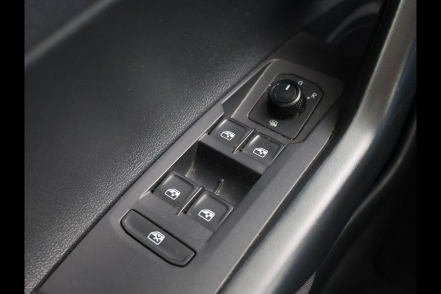 Volkswagen Polo 1.0 TSI R-LINE EDITION + APPLE CARPLAY | ANDROID | ADAPTIVE CRUISE CONTROL | DAB | PRIVACY GLASS