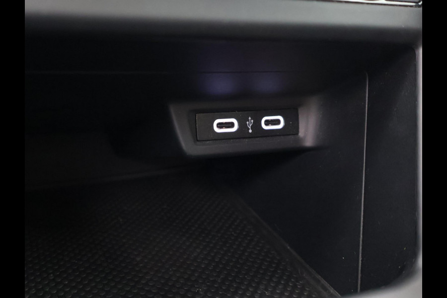 Volkswagen Polo 1.0 TSI R-LINE EDITION + APPLE CARPLAY | ANDROID | ADAPTIVE CRUISE CONTROL | DAB | PRIVACY GLASS