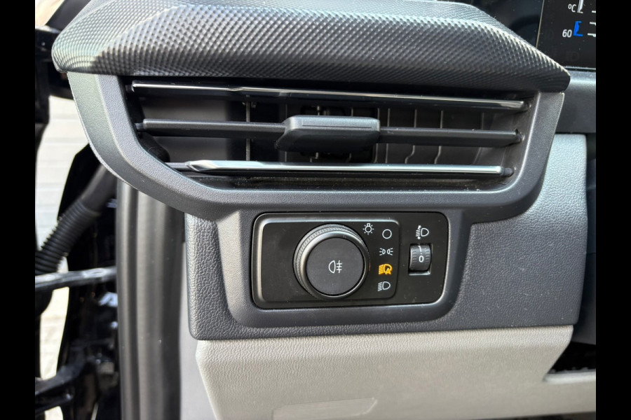Ford Transit Custom 300 2.0 TDCI 170pk L1H1 Limited Aut. | Leder | Navi | BLIS | ACC | Trekhaak | 18 inch | CarPlay | Stoelverwarm