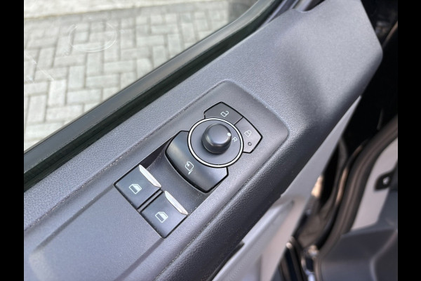 Ford Transit Custom 300 2.0 TDCI 170pk L1H1 Limited Aut. | Leder | Navi | BLIS | ACC | Trekhaak | 18 inch | CarPlay | Stoelverwarm