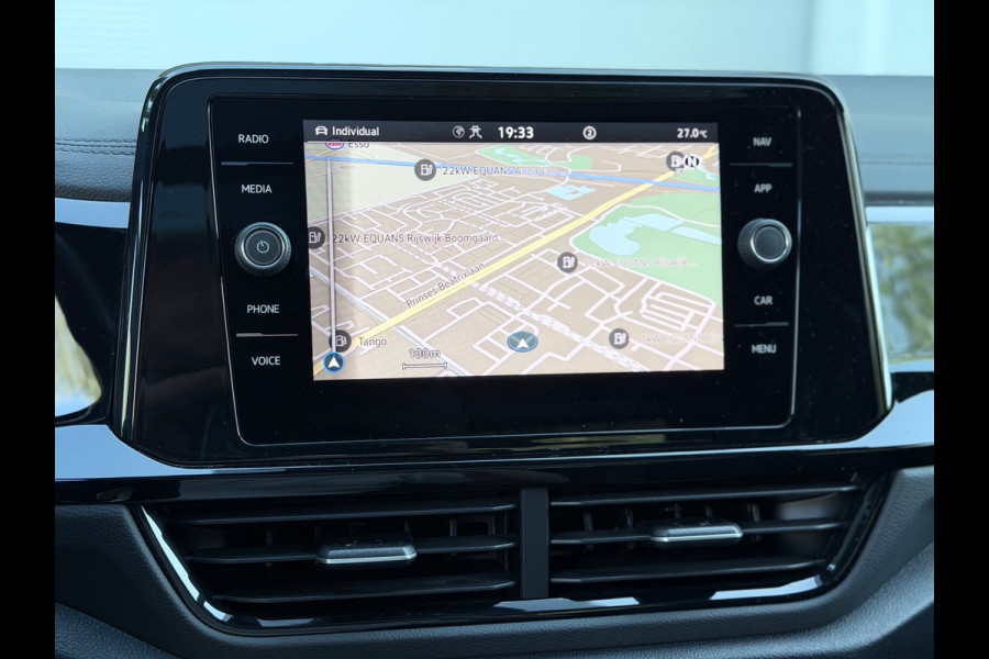 Volkswagen T-Roc 1.5 TSI 3xR-Line Pano/IQ.Light/Keyless/Camera