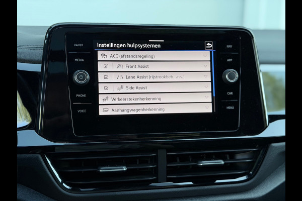 Volkswagen T-Roc 1.5 TSI 3xR-Line Pano/IQ.Light/Keyless/Camera