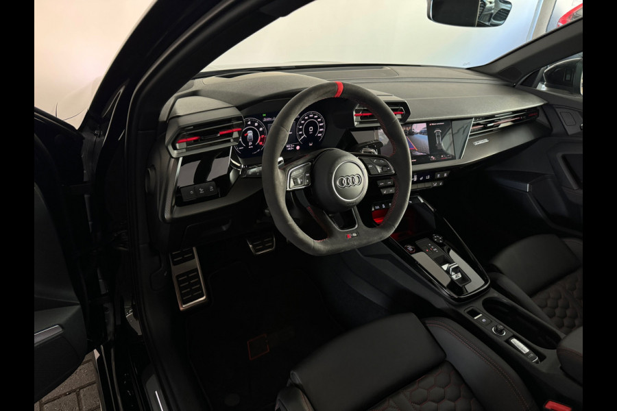 Audi RS3 Sportback 2.5 TFSI quattro Pano|HuD|Memory|Massage