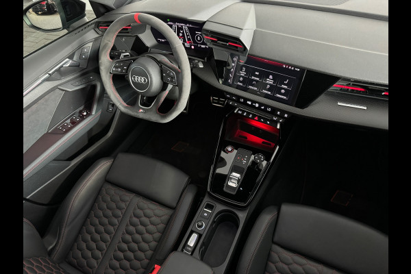 Audi RS3 Sportback 2.5 TFSI quattro Pano|HuD|Memory|Massage