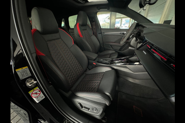 Audi RS3 Sportback 2.5 TFSI quattro Pano|HuD|Memory|Massage