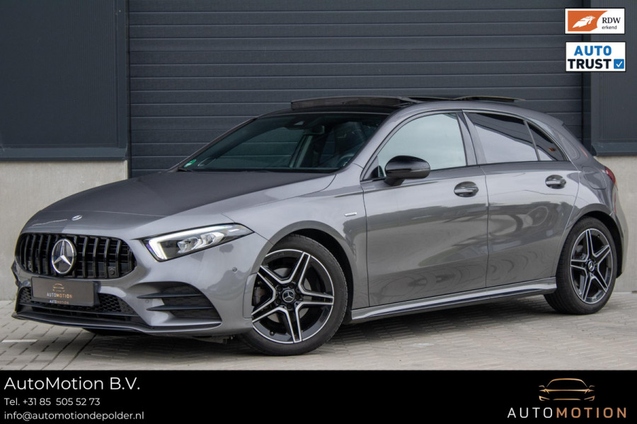 Mercedes-Benz A-Klasse 180 Edition AMG Line Pano Camera Burmester Stoelverwarming LED