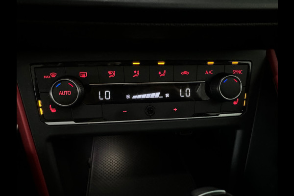 Volkswagen Polo 2.0 TSI GTI Pano|CarPlay|Beats|Stoelverwarming