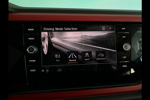Volkswagen Polo 2.0 TSI GTI Pano|CarPlay|Beats|Stoelverwarming