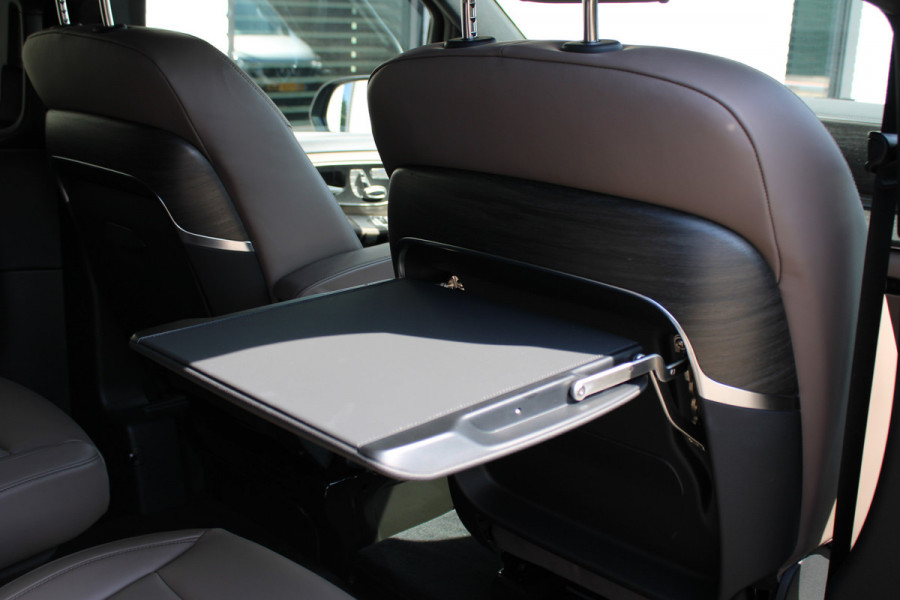 Mercedes-Benz V-Klasse 300d / XXL / AMG / Exclusive / 4-Matic / 6 Pers / Luchtv / Elec Stoel / 360 Cam / Burmester / Vol Opties / NIEUWSTAAT