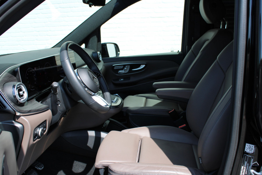 Mercedes-Benz V-Klasse 300d / XXL / AMG / Exclusive / 4-Matic / 6 Pers / Luchtv / Elec Stoel / 360 Cam / Burmester / Vol Opties / NIEUWSTAAT