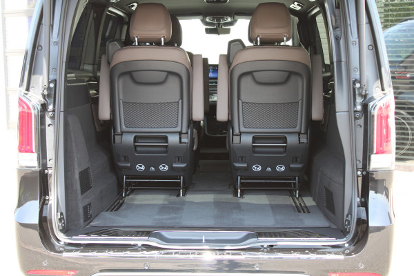 Mercedes-Benz V-Klasse 300d / XXL / AMG / Exclusive / 4-Matic / 6 Pers / Luchtv / Elec Stoel / 360 Cam / Burmester / Vol Opties / NIEUWSTAAT