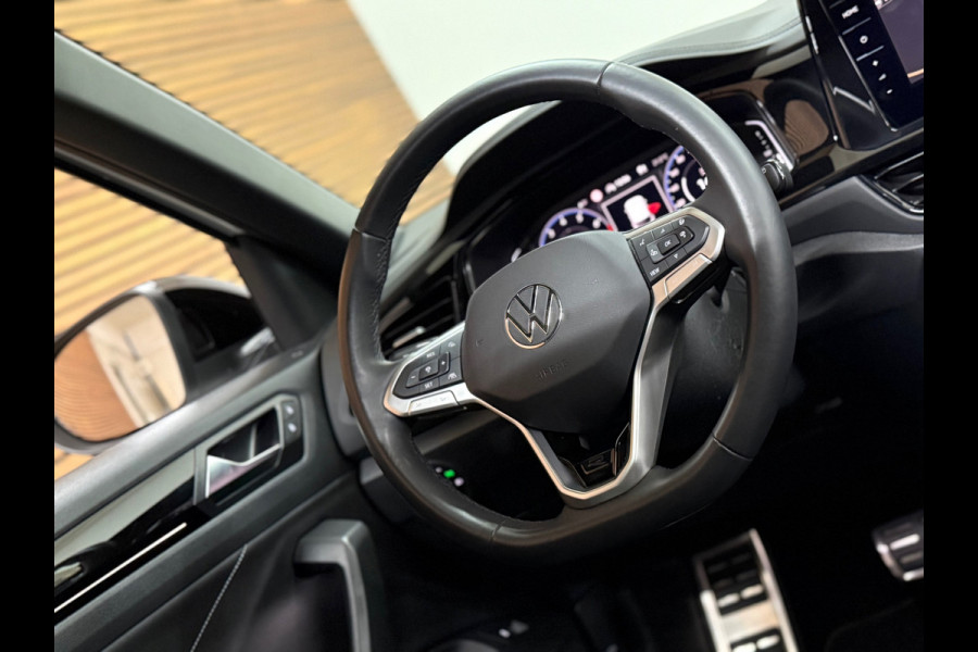Volkswagen T-Roc 1.5 TSI R-Line Black Style | Panorama|IQ.Light|ACC|Discover Pro|Beats | Trekhaak | Camera | Trekhaak