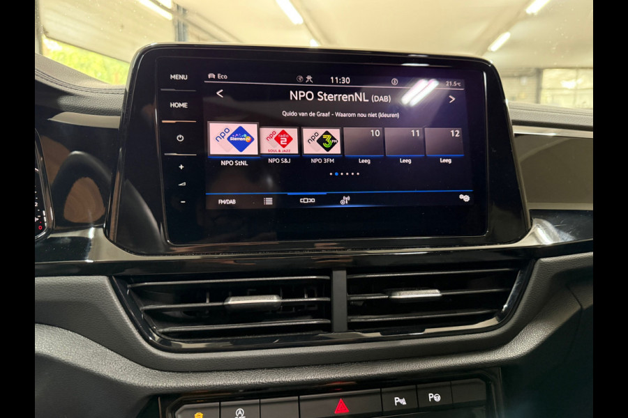 Volkswagen T-Roc 1.5 TSI R-Line Black Style | Panorama|IQ.Light|ACC|Discover Pro|Beats | Trekhaak | Camera | Trekhaak